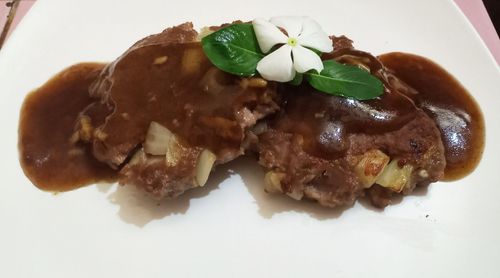 Burger Steak with Black Pepper Sauce | Wondercook