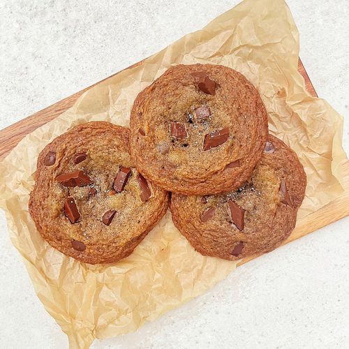 White Miso Crispy Chocolate Chip Cookies | Wondercook